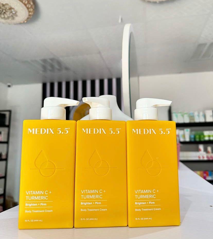 Medix 5.5 Vitamin C + Tumeric lotion - Image 5
