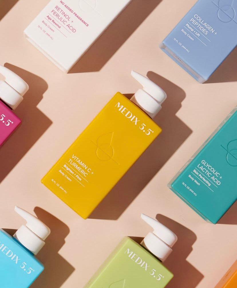 Medix 5.5 Vitamin C + Tumeric lotion - Image 3