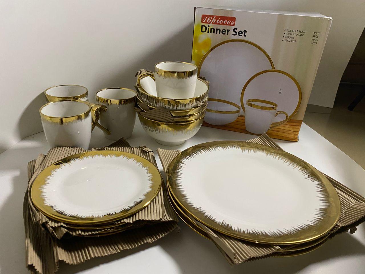 16 piece Gold dinner set - Image 3