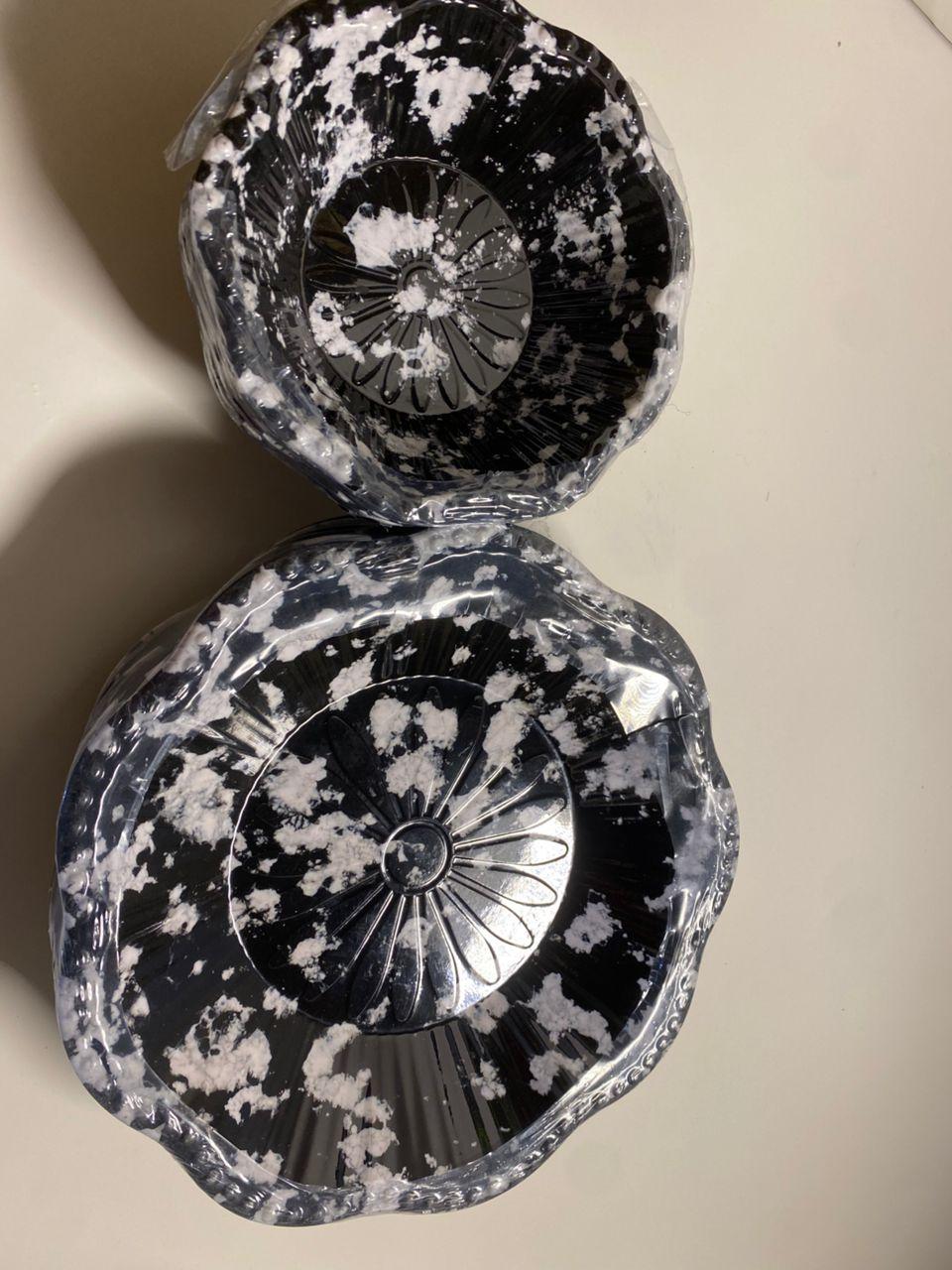 12 Pieces Black and White Ceramic Deep and Flat Plates - Image 2