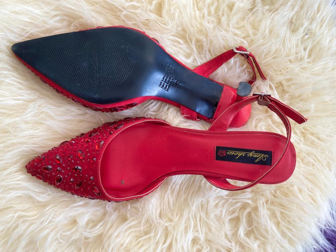 Front cover heels - Image 2