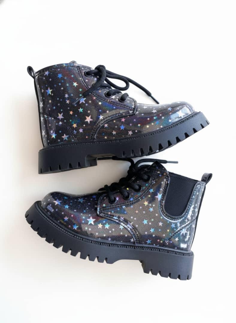 Holographic Star Boots