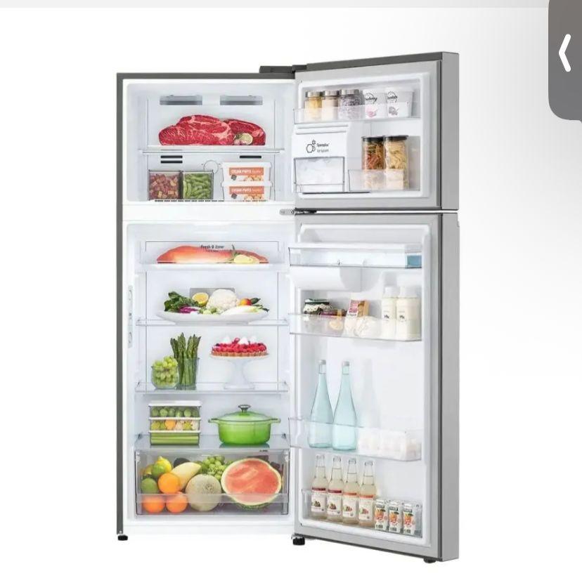 Hisense Top Freezer Refrigerator with Water Dispenser – Silver Finish - Image 3