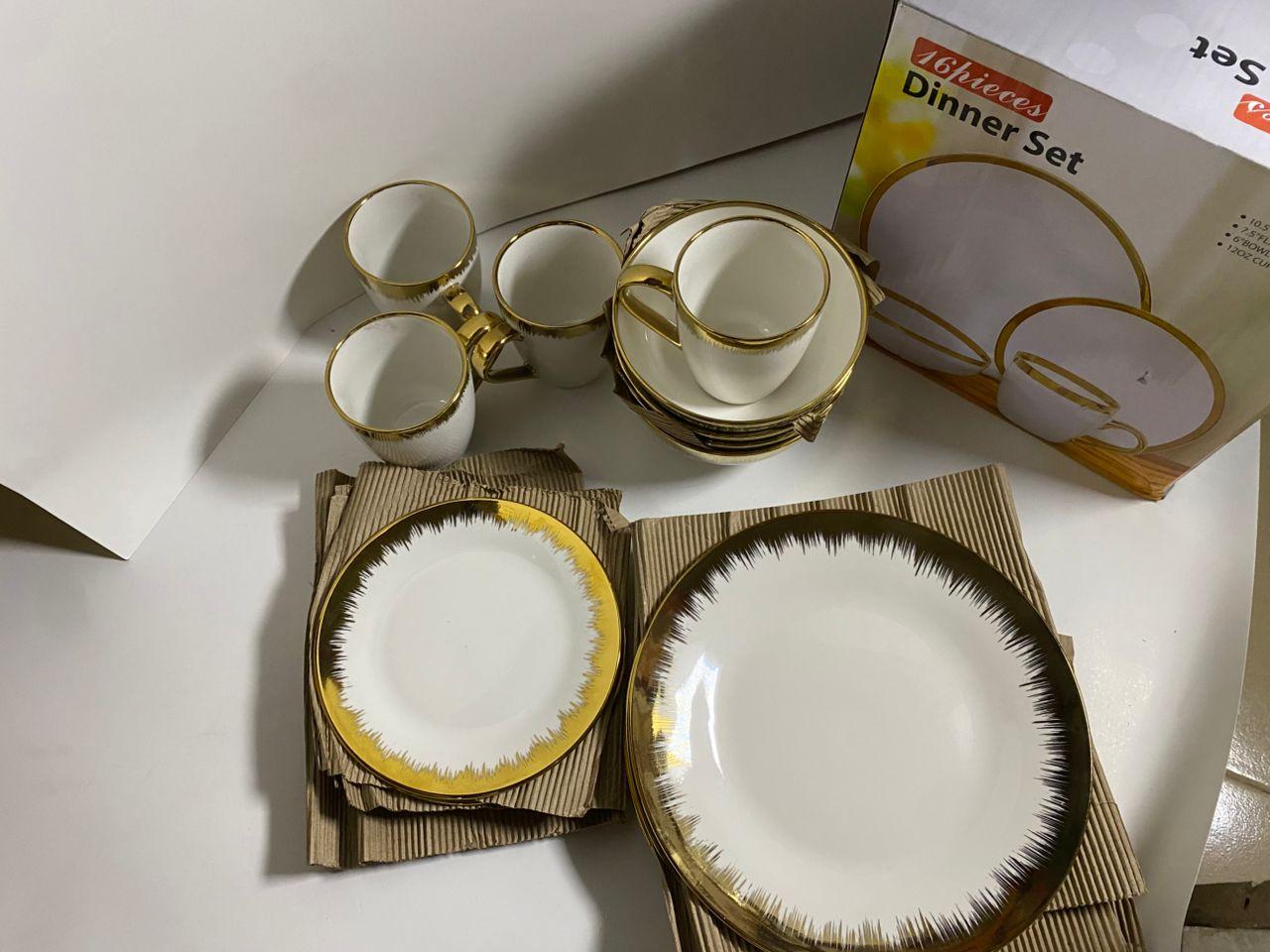 16 piece Gold dinner set