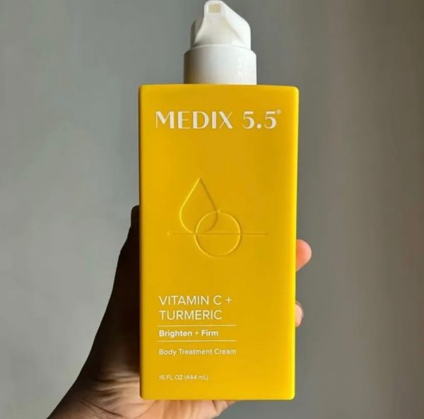 Medix 5.5 Vitamin C + Tumeric lotion - Image 4