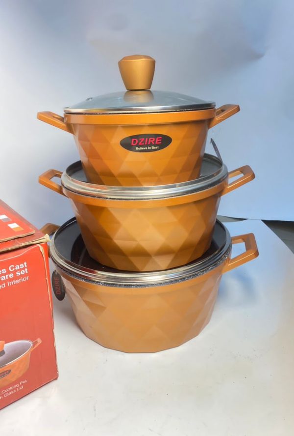 Diamond series cast Aluminum cookware set with non-stick coated interior